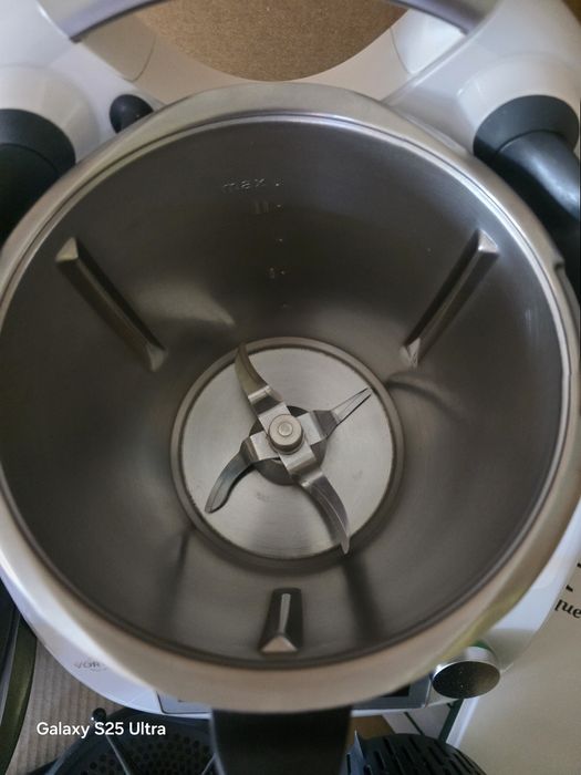 Robo de cozinha 1 ano Bimby TM6