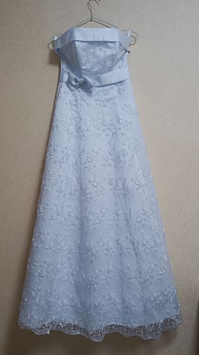 Весільна сукня..