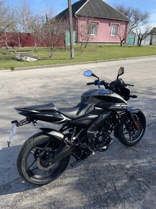 Bajaj pulsar ns 200