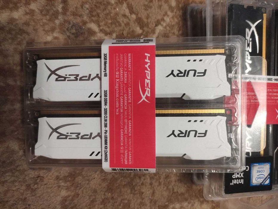 Оперативна пам'ять 32gb 3200мгц  / Kingston HyperX DDR4 (Kit of 2x16384) Fury White (HX432C18FWK2/32)