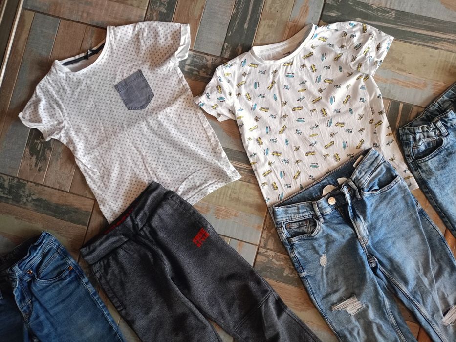 Ubranka chłopięce jeansy, joggery, spodnie dresowe, t-shirty
