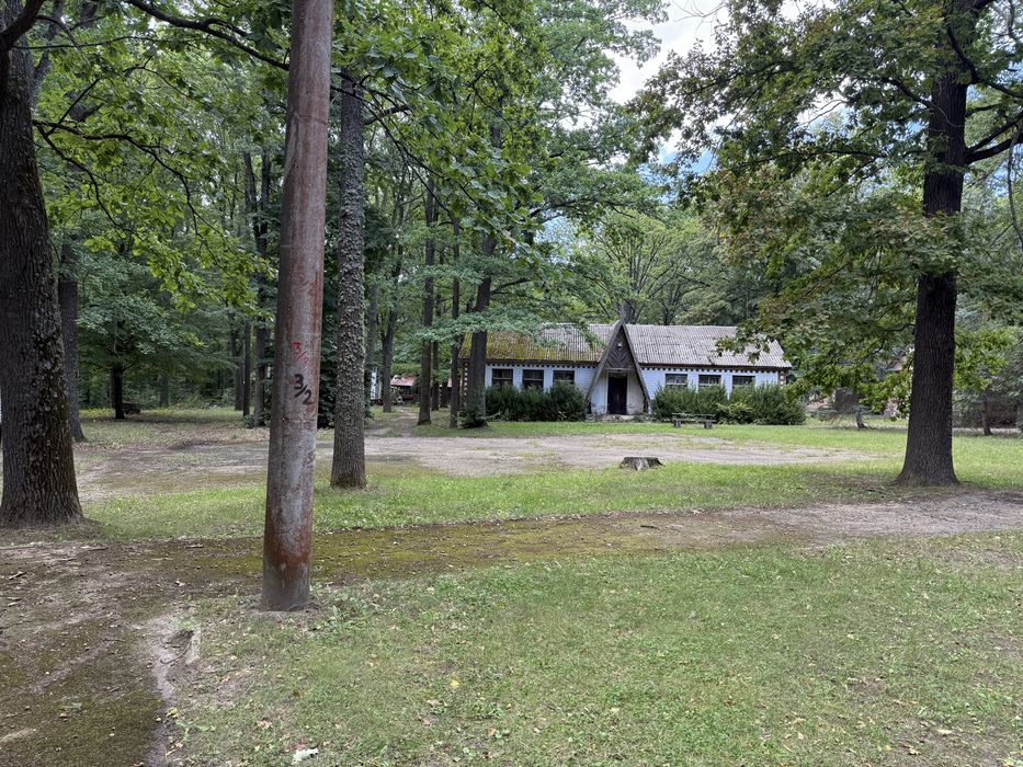 Продаж земельної ділянки 5.7 Га з базою відпочинку Умань