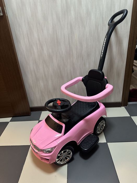 Толокар рожева машина з батьківською ручкою