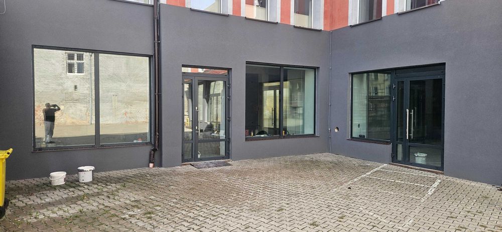 Wynajmę lokal użytkowy 420m2, 2 osobne wejścia , zaplecze , toalety własny parking itd Połabska 3a