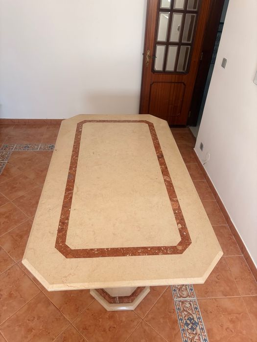 Mobília em Mármore