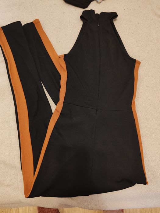 Vendo macacão usado mas em ótimo estado. Usado apenas 1 vez.