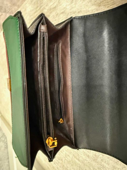 Mała torebka na pasku dlugim