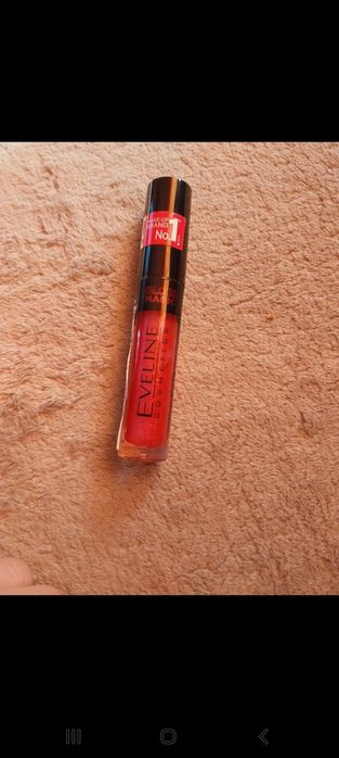 Błyszczyk do ust eveline cosmetics