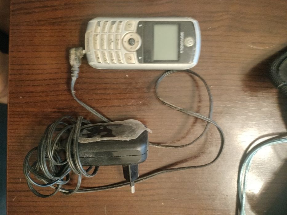 Motorola 2 telemóveis avariados para restauro ou peças