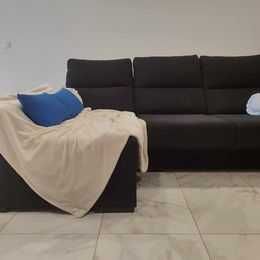 Chaise long lado direito, cor preta em bom estado