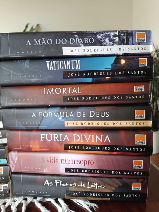 19 livros de José Rodrigues dos Santos.