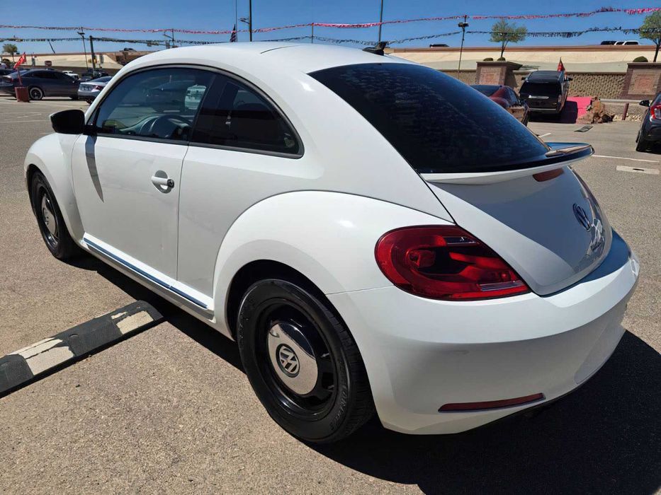 Volkswagen Beetle SE      2016