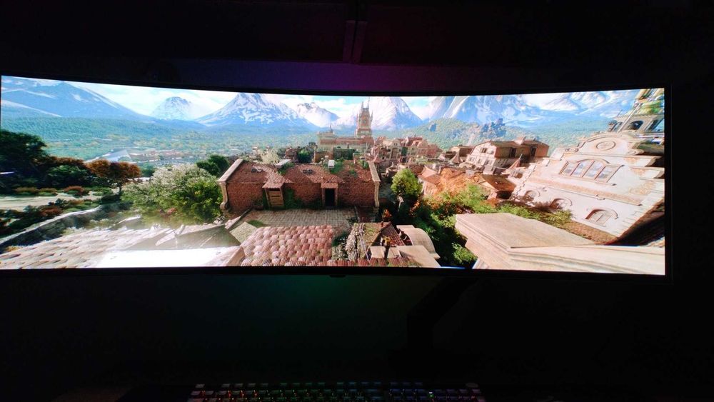 Samsung Odyssey G93SC OLED 49" z uchwytem na blat