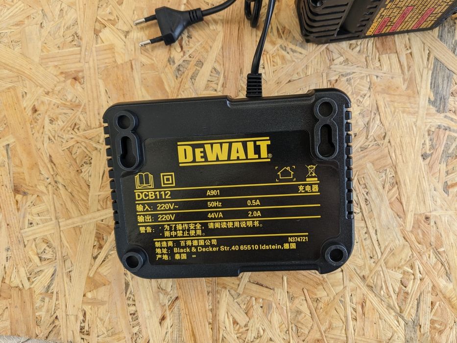 Батарея, аккумулятор 20 вольт DeWalt