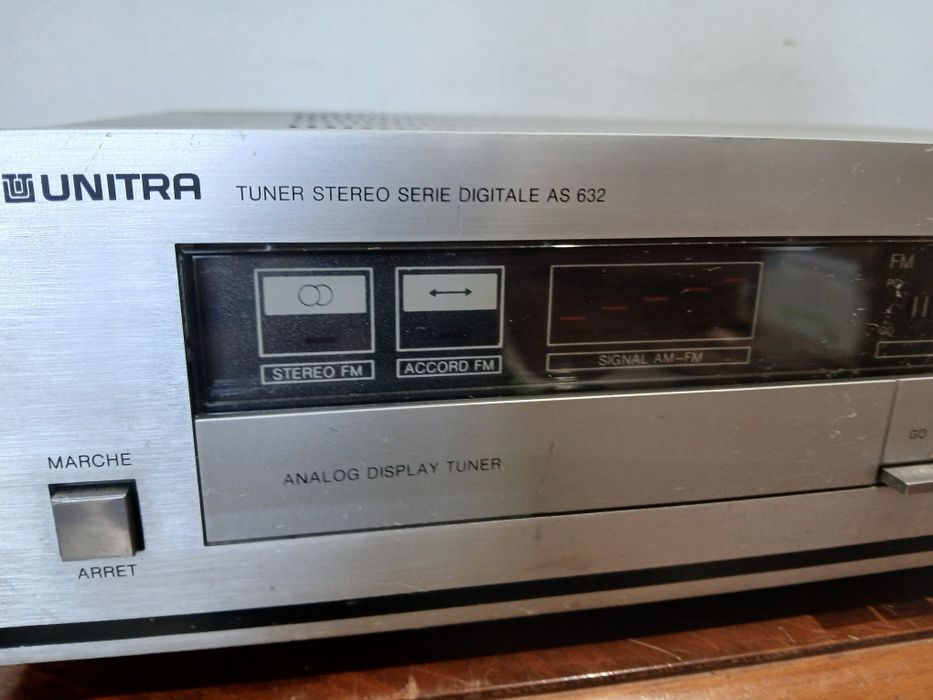 Tuner radiowy UNITRA AS 632 SREBRNY.