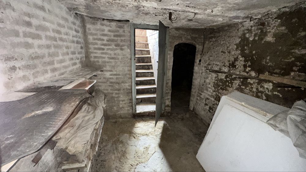 Продам капітальний гараж 25 кв.м. з підвалом на 2 кімнати ГК  ЯКОРЬ м. Індустріальна