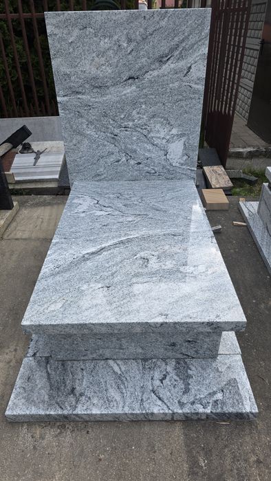 Tanie nagrobki granitowe