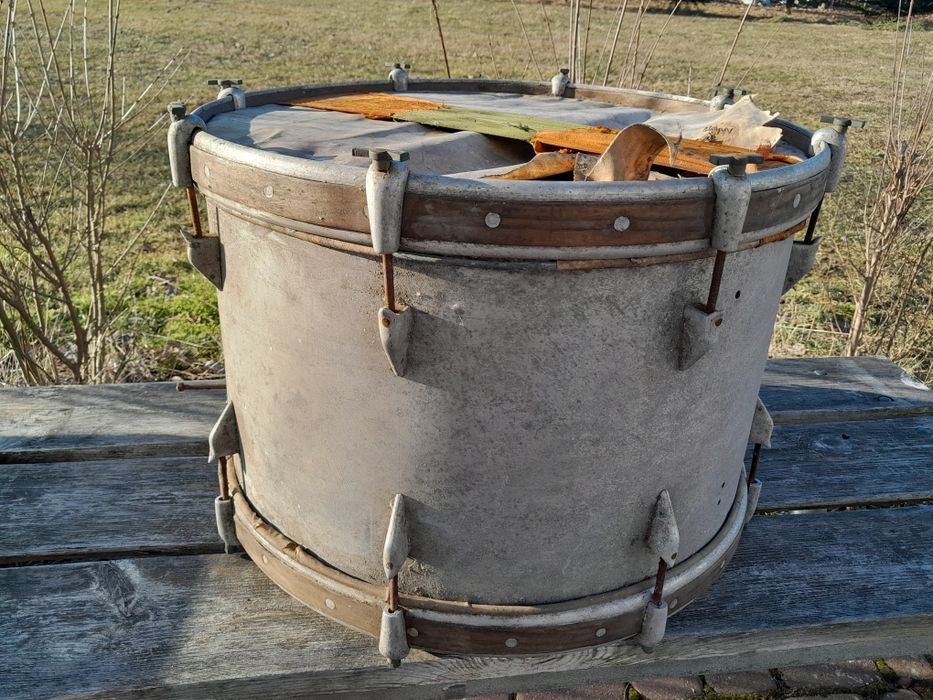 Stary duży bęben, perkusja PRL