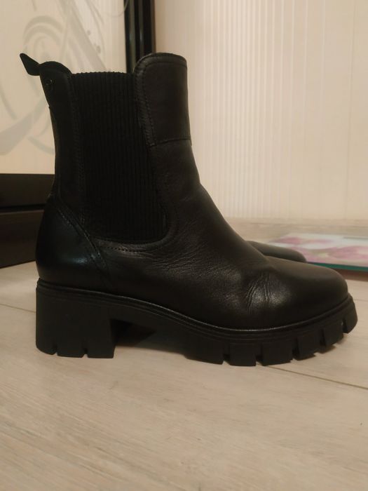 Продам жіночі ботінки Челсі