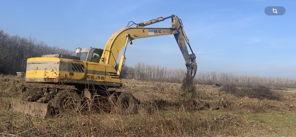 Екскаватор "Твэкс" ЕК-18