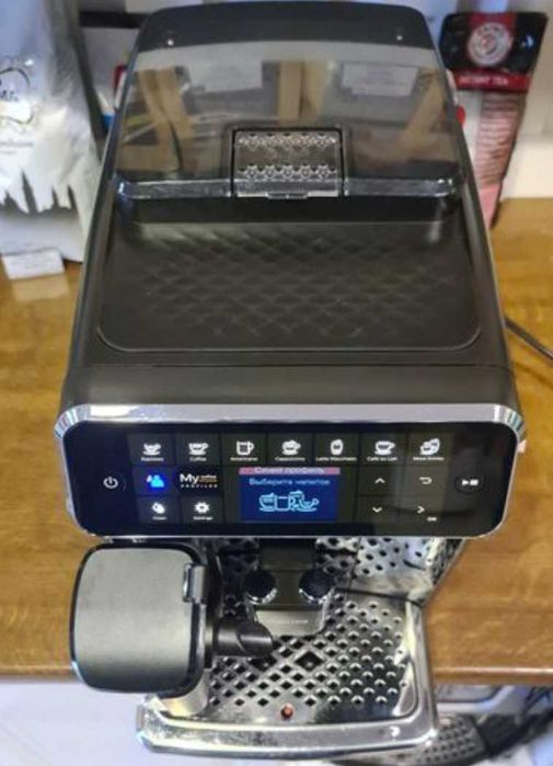 Кавомашина автоматична Philips Series 4300 LatteGo EP4400 капучинатор