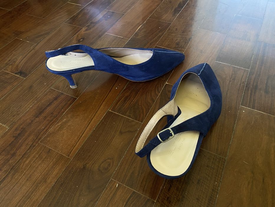 Sapatos em bico de salto pequeno estilo Stilettos marca EUREKA 41