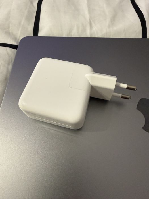 Macbook 13” Air M3 2024r. 24GB 512 GB