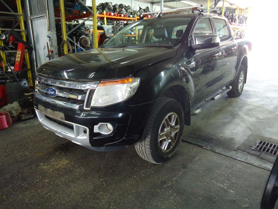 Ford Ranger Limited 3.2 Tdci (SAFA) de 2014 só ás peças