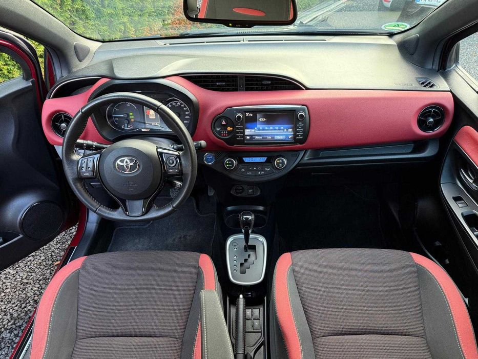 Toyota Yaris LIFT 1.5 Hybrid Automat / PREMIUM / LED / Klima / Kamera