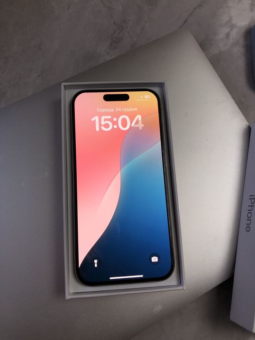 Айфон 15 про білий