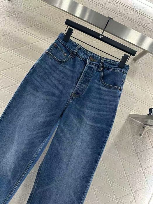 Джинси жіночі з потертостями лого бренд