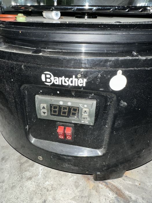 Холодильная витрина EWT INOX RTC-72L Холодильник