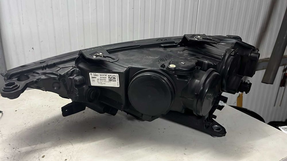 Farol frente direito Audi A1 Sportback (GBA) 30 TFSI