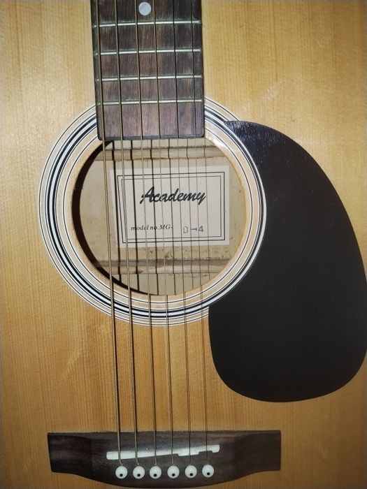 Violão academy em muito bom estado