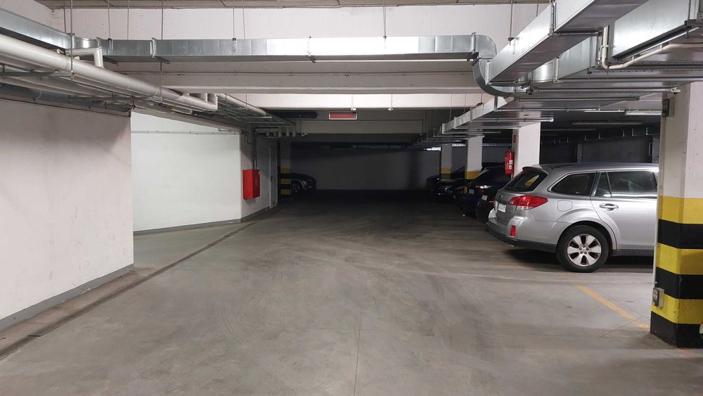 Sprzedam miejsce postojowe w garażu podziemnym ul. Bartkiewiczówny - Widok 2
