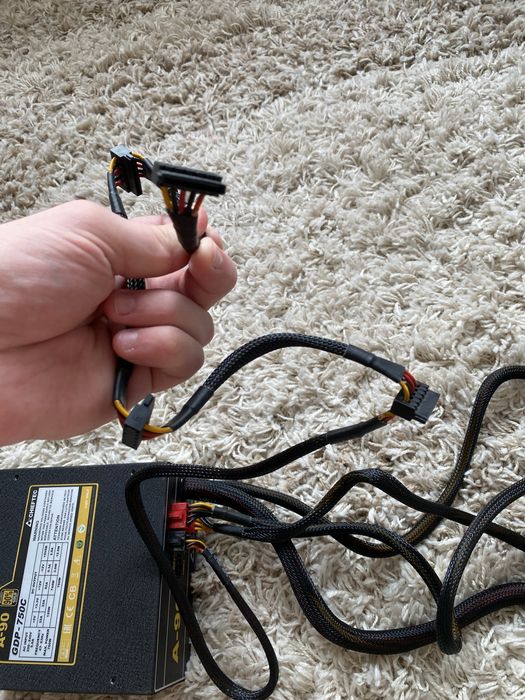 Блок живлення Chieftec 750w, 90% gold. На пломбах та гарантії