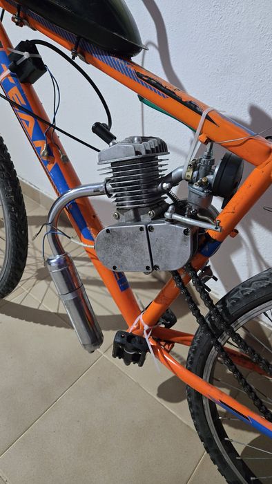 Bicicleta a motor a gasolina 50cc
