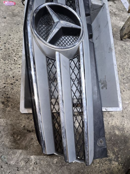Mercedes Viano 639 решётка радиатора гриль