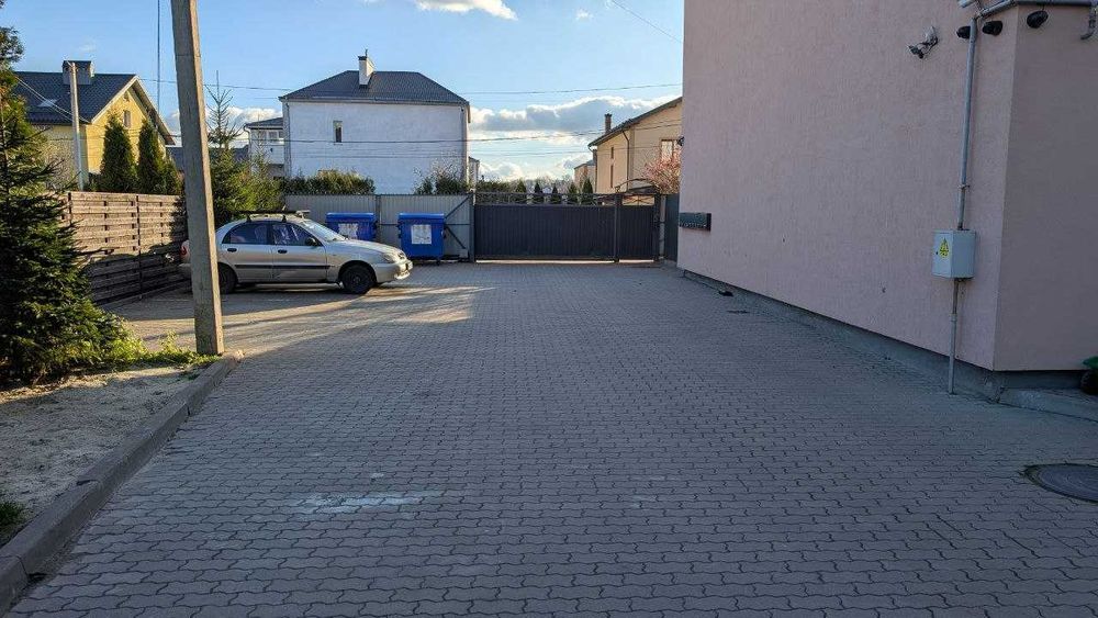 Продається двох'ярусна квартира - Винники, вул. Лисика