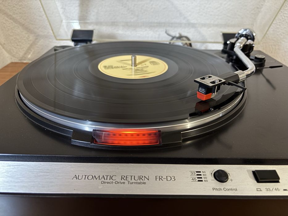 Gira discos Sansui FR-D3