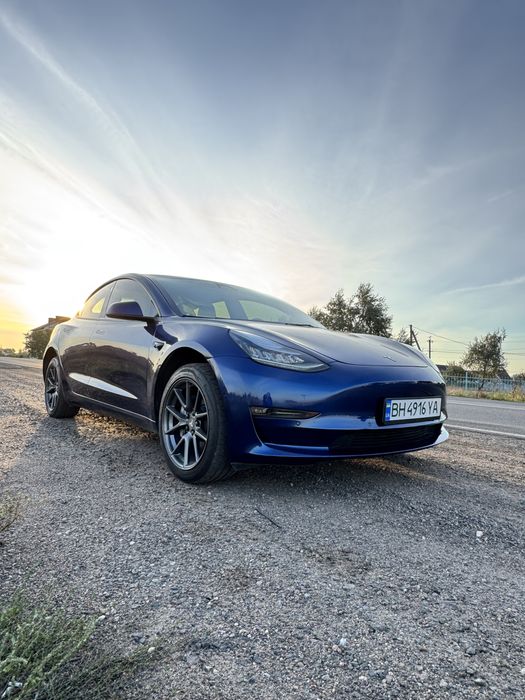 Tesla 3 21год 82.5 kw полный привод 460км