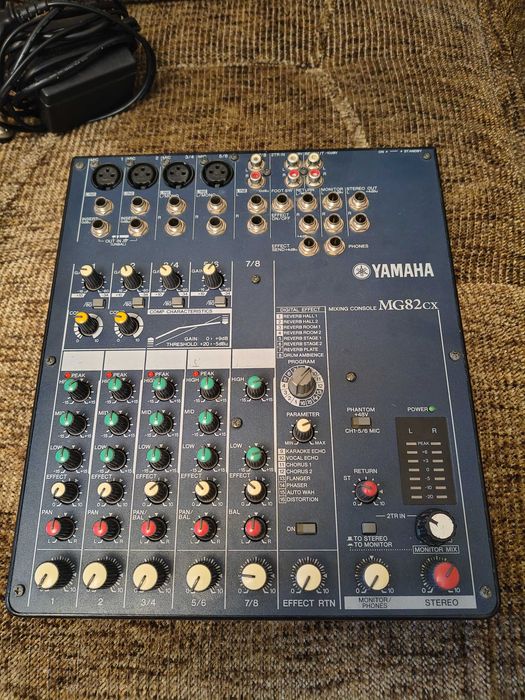 Мікшерський пульт Yamaha MG82cx