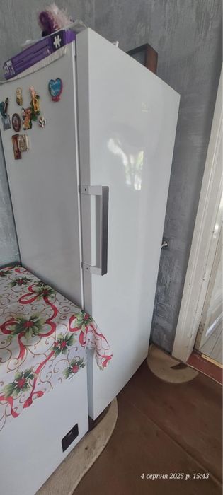 Морозильна камера Beko