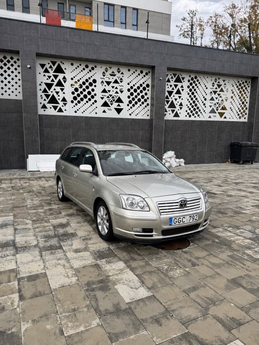 Toyota Avensis 2,0d механіка в гарному стані