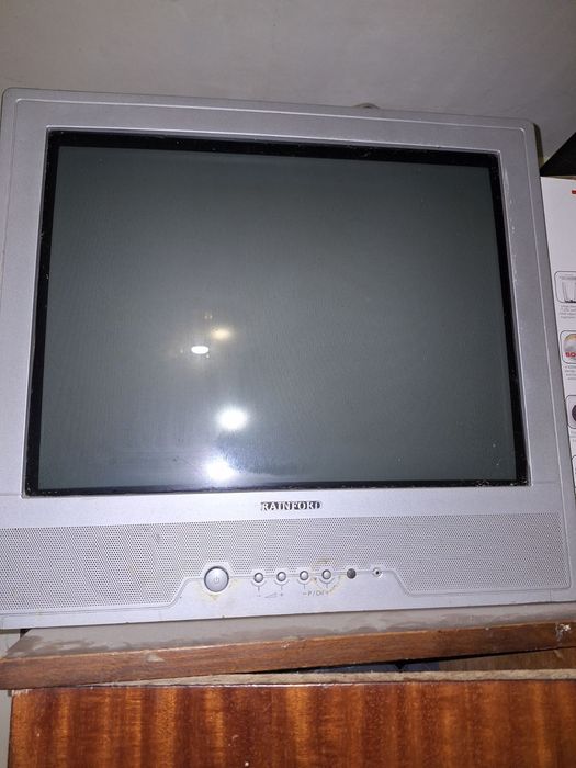 Продам телевизор RAINFORD 300 гр