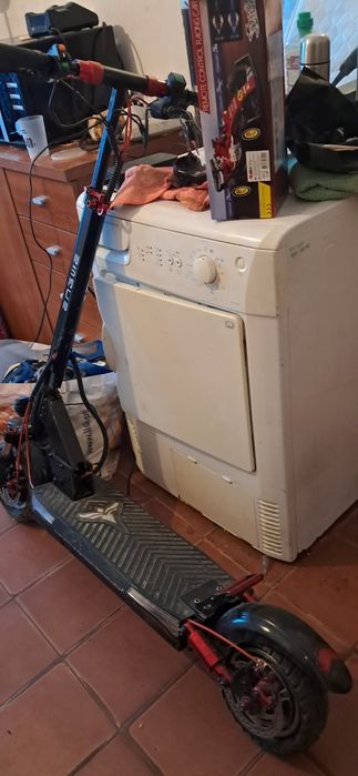 Trotinete eletrica ENGUIE avariada
