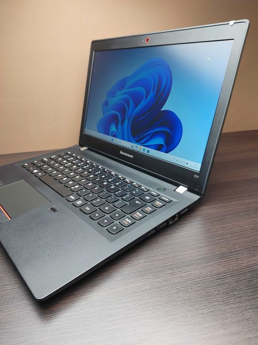 SMUKŁY LAPTOP | Lenovo E31-80 | i3-6006U | 8GB RAM | 128SSD | Win11