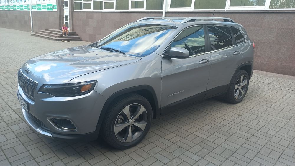 Прадам Jeep Cherokee