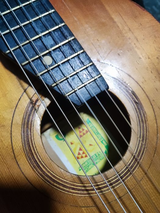 Продам гитару класическую