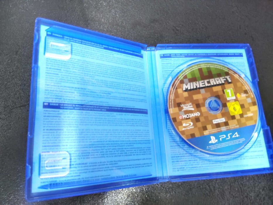 Minecraft PS4 Polskie napisy są w grze